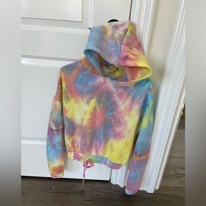 Tie dye sweater very clean